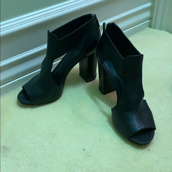Michael Kors black heels - Picture 1 of 6